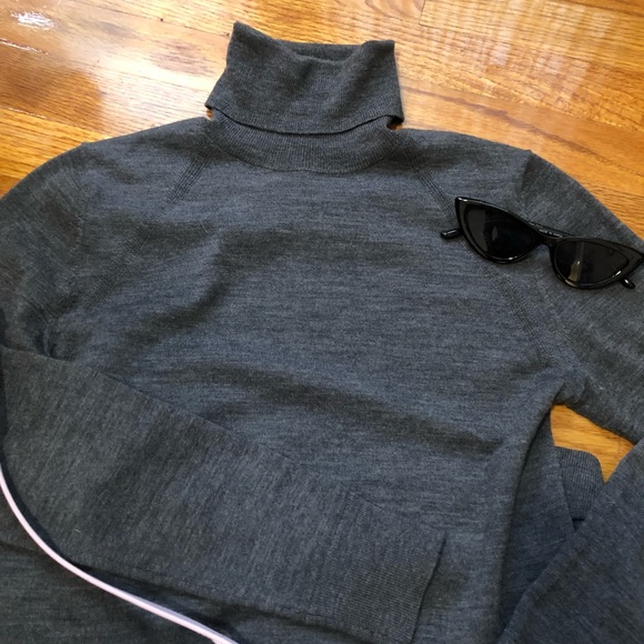 Banana Republic - 100% Merino Wool Turtleneck - Picture 2 of 5